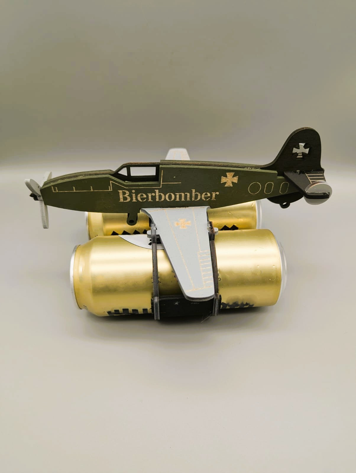 Bierbomber – Personalisierter Bierträger im Flugzeug-Design – Geschenk für Männer