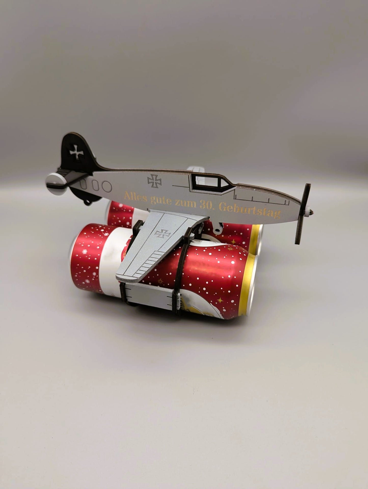 Bierbomber – Personalisierter Bierträger im Flugzeug-Design – Geschenk für Männer