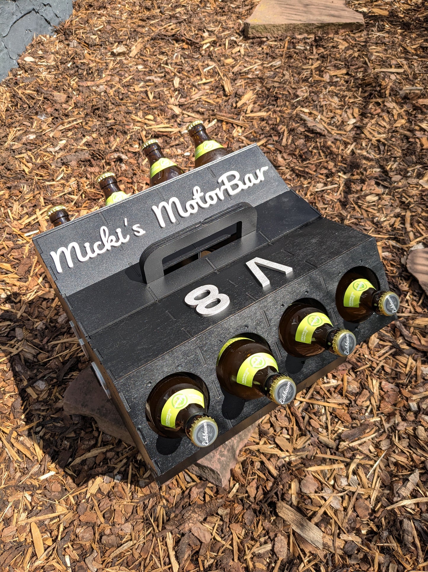 Biermotor V8 – Personalisierter Bierträger als Geschenk für Männer, Papa & Opa