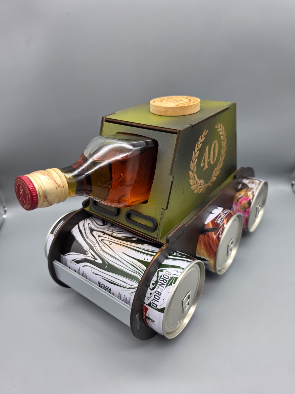 XXL Bierpanzer! | Männergeschenk mit Flaschenöffner inkl. Wunschgravuren - Für Papa, Opa und Freunde zum Geburtstag oder Vatertag!