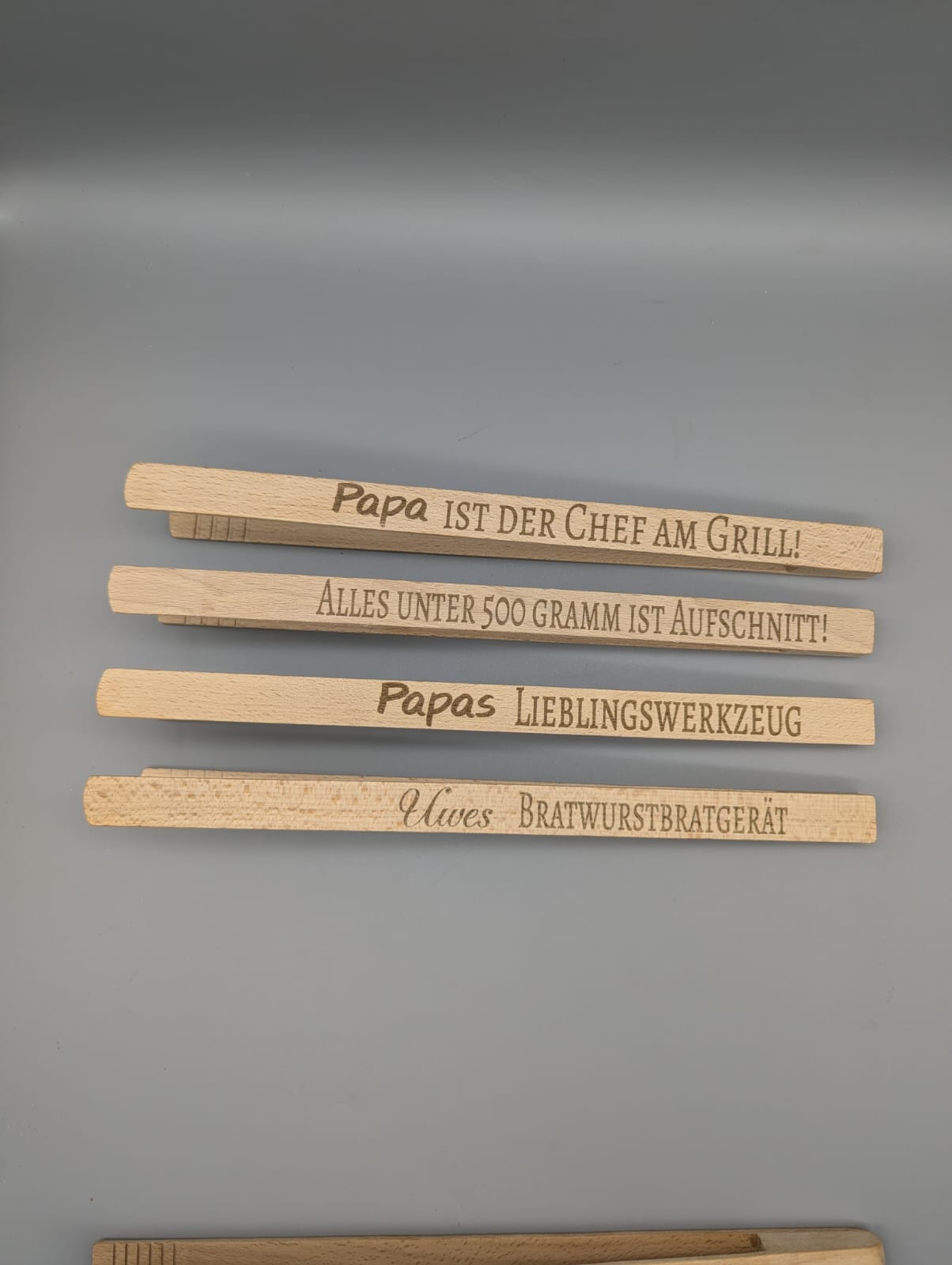 Personalisierte XL Holz Grillzange, personalisiertes Geschenk zum Geburtstag, Vatertag, Grillmeister, bester Papa