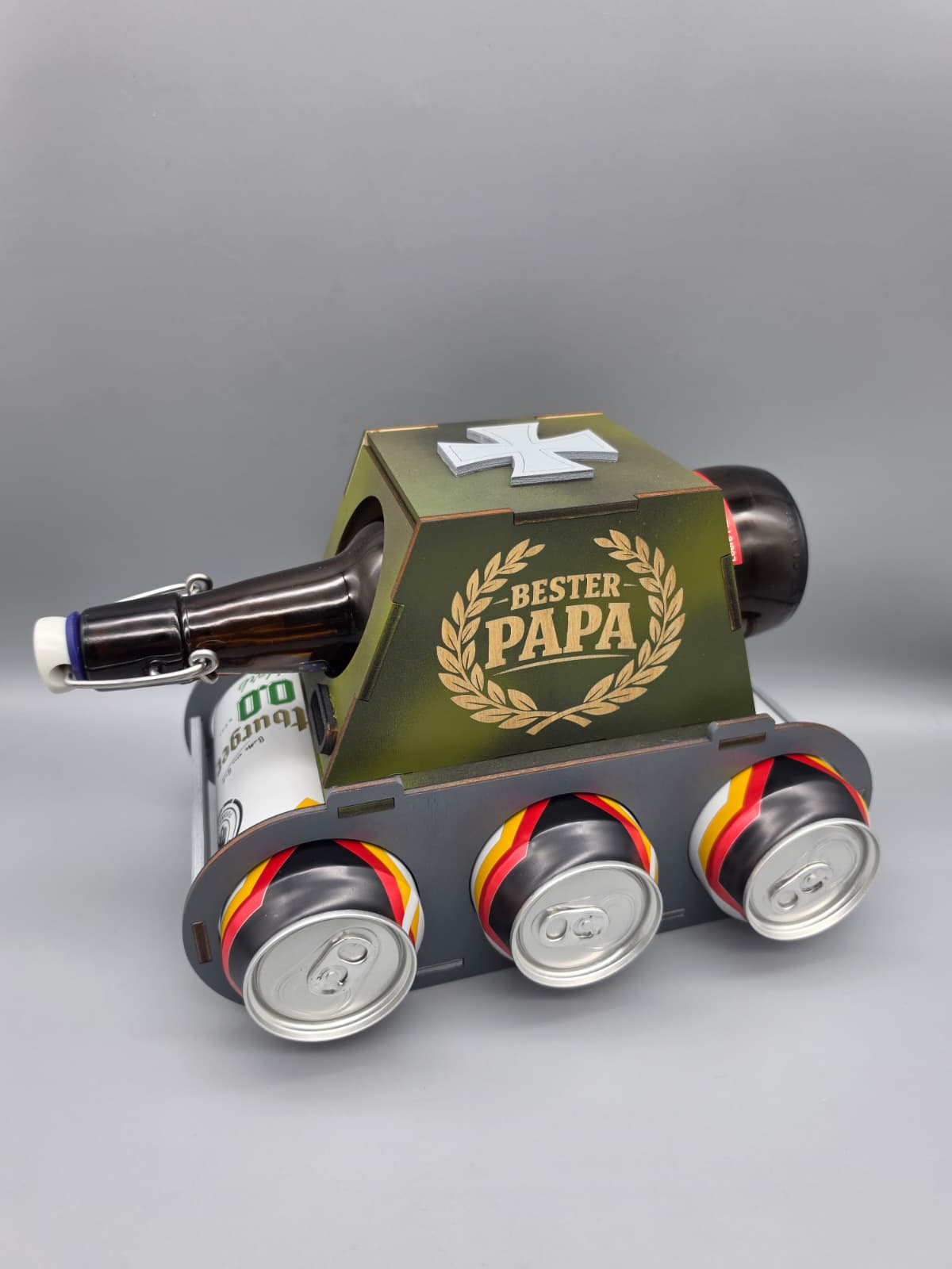 Bierpanzer – Geschenk für Männer zum Vatertag & Geburtstag mit Wunschgravur