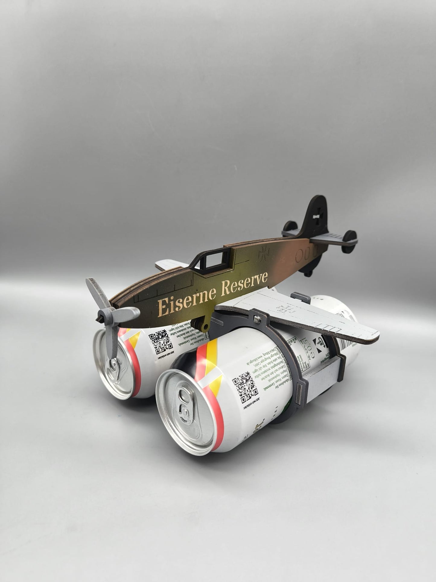 Bierbomber – Personalisierter Bierträger im Flugzeug-Design – Geschenk für Männer