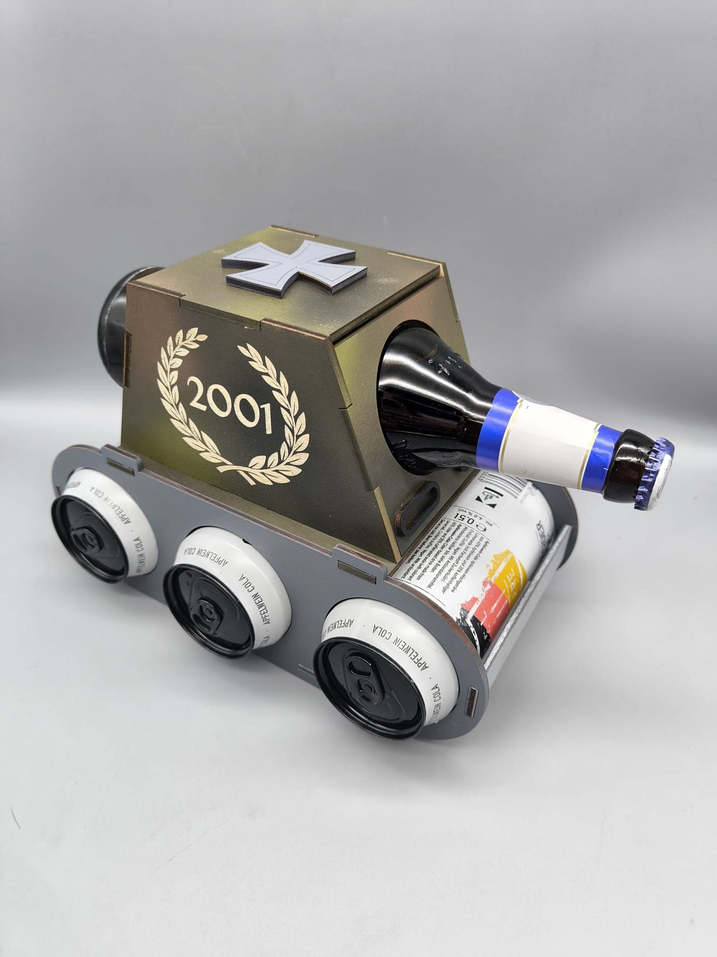 Bierpanzer – Geschenk für Männer zum Vatertag & Geburtstag mit Wunschgravur