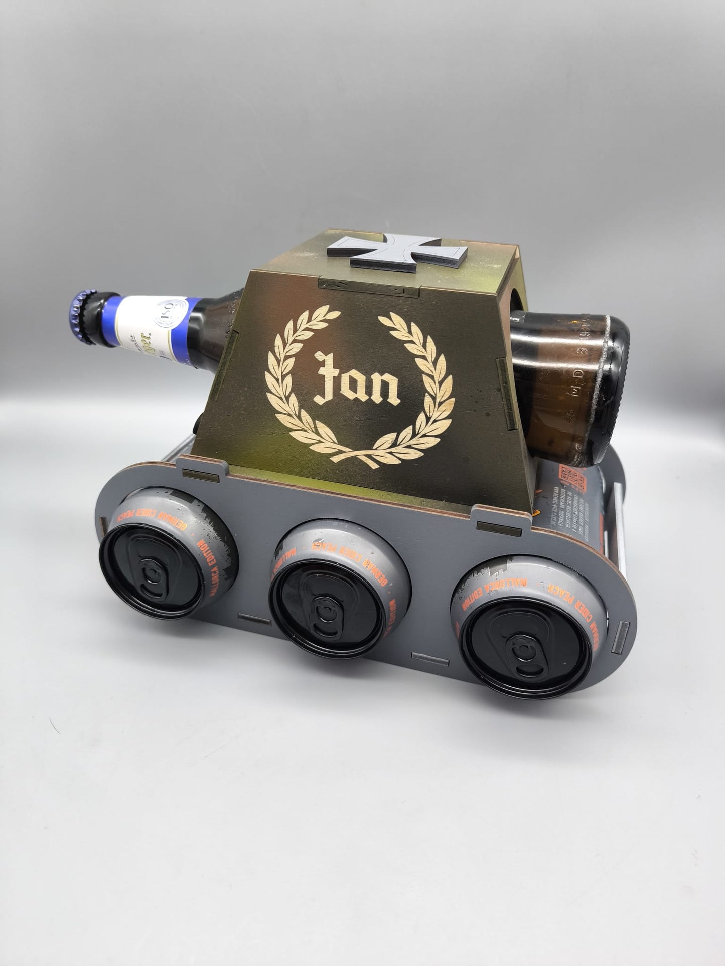 Bierpanzer – Geschenk für Männer zum Vatertag & Geburtstag mit Wunschgravur