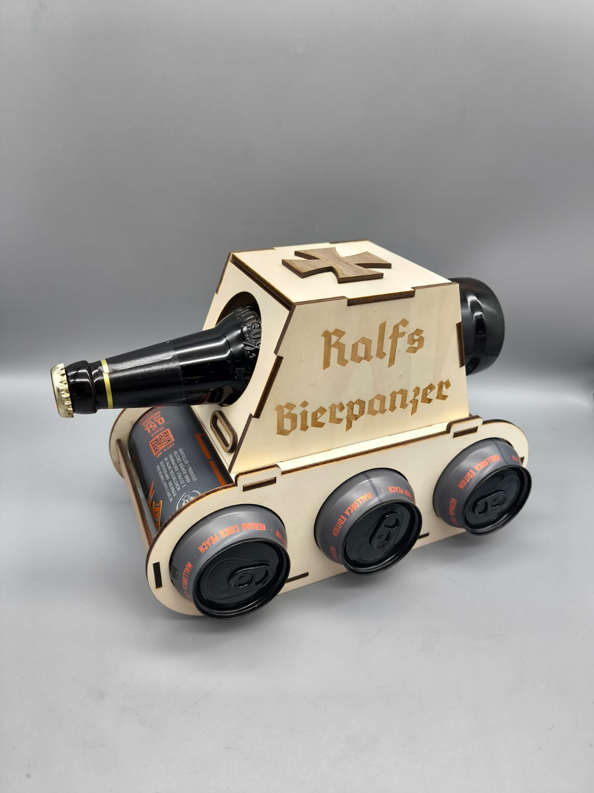 Bierpanzer – Geschenk für Männer zum Vatertag & Geburtstag mit Wunschgravur