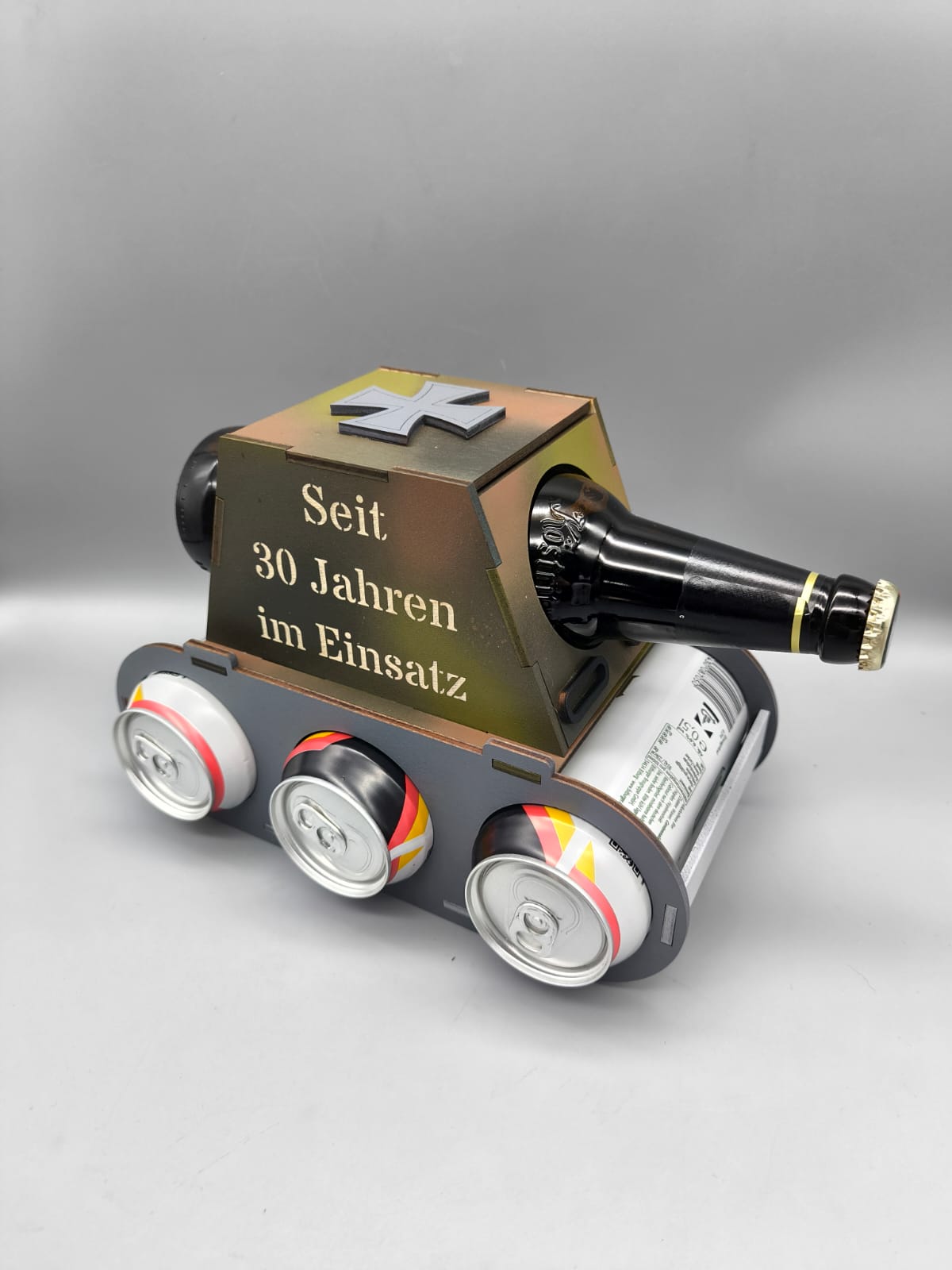 Bierpanzer – Geschenk für Männer zum Vatertag & Geburtstag mit Wunschgravur