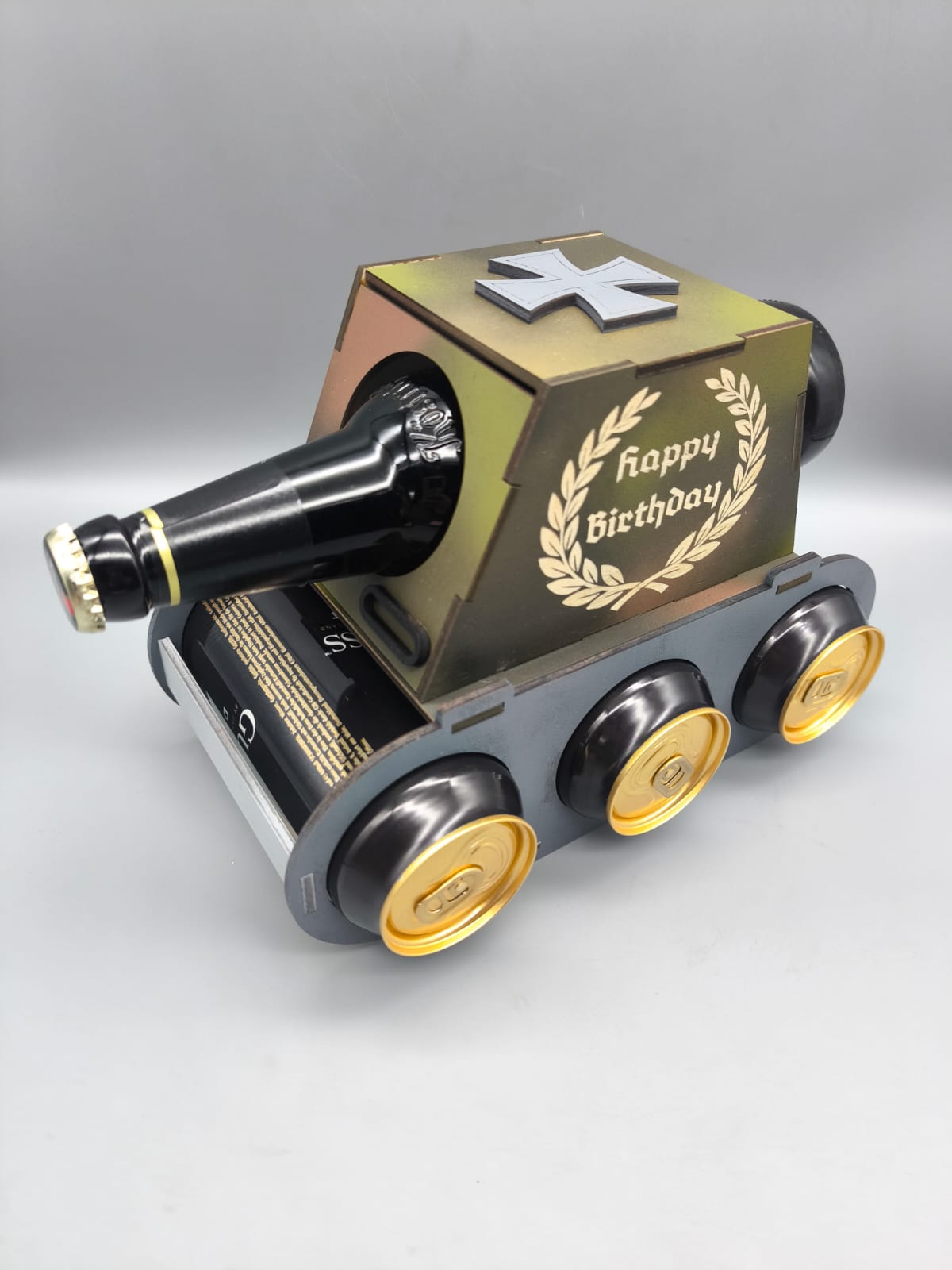 Bierpanzer – Geschenk für Männer zum Vatertag & Geburtstag mit Wunschgravur