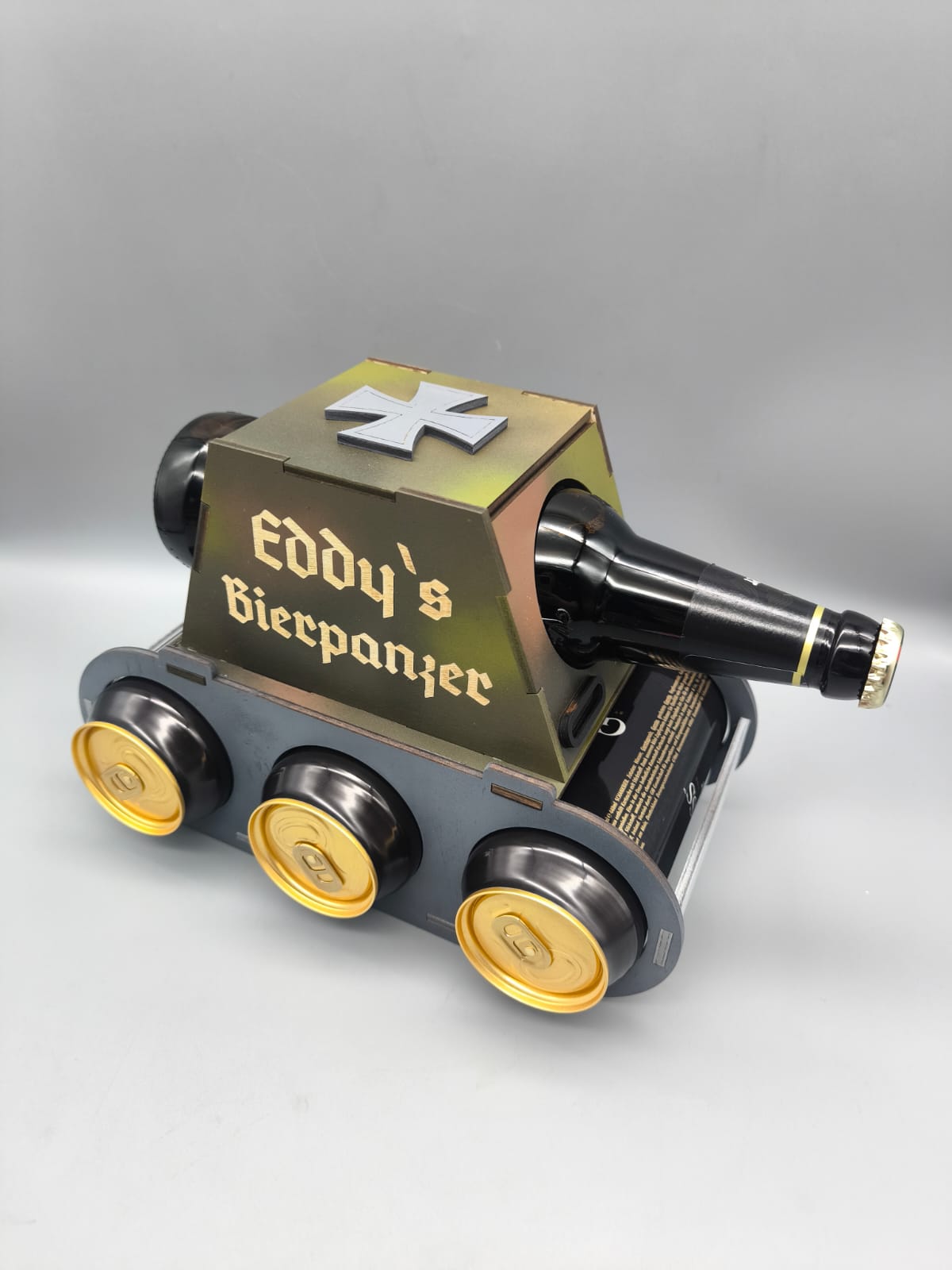 Bierpanzer – Geschenk für Männer zum Vatertag & Geburtstag mit Wunschgravur