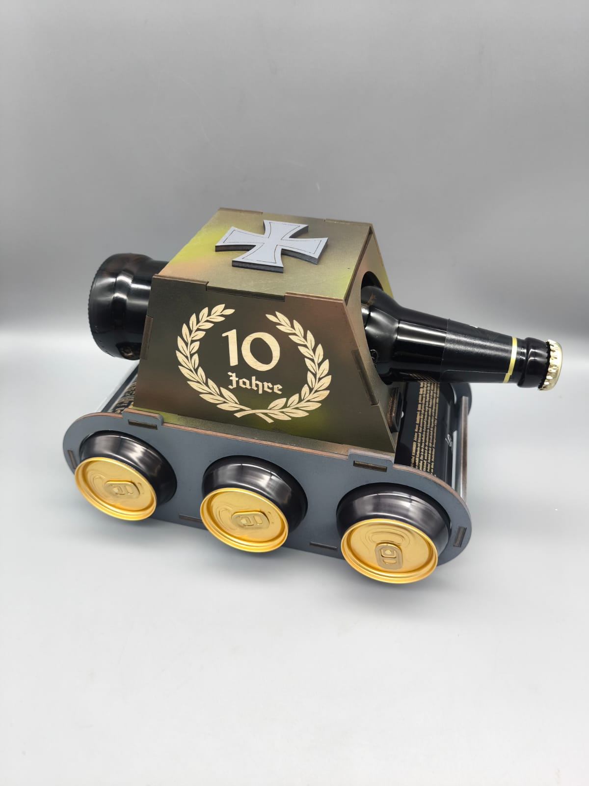 Bierpanzer – Geschenk für Männer zum Vatertag & Geburtstag mit Wunschgravur