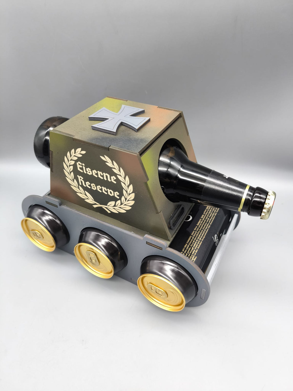 Bierpanzer – Geschenk für Männer zum Vatertag & Geburtstag mit Wunschgravur