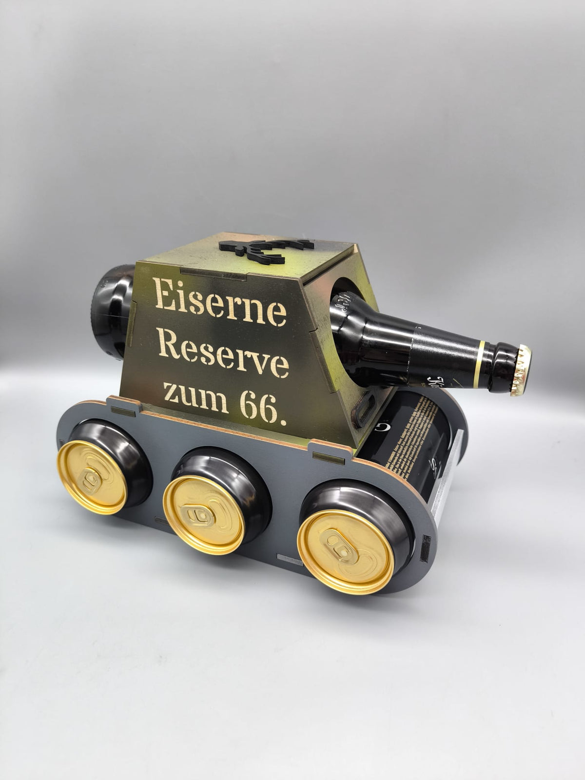 Bierpanzer – Geschenk für Männer zum Vatertag & Geburtstag mit Wunschgravur