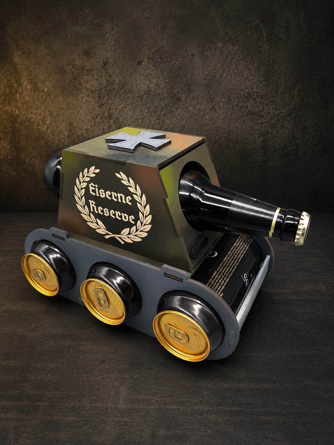 Bierpanzer – Geschenk für Männer zum Vatertag & Geburtstag mit Wunschgravur