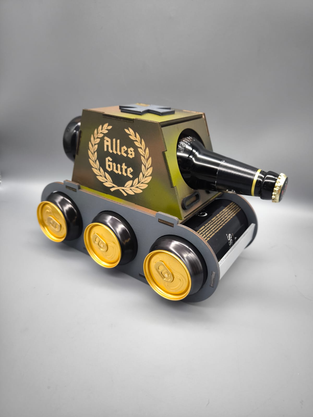 Bierpanzer – Geschenk für Männer zum Vatertag & Geburtstag mit Wunschgravur