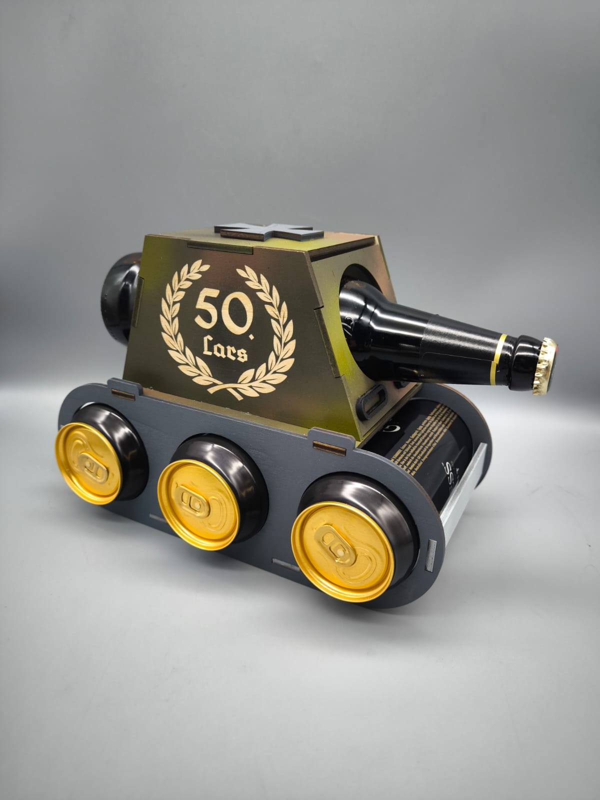Bierpanzer – Geschenk für Männer zum Vatertag & Geburtstag mit Wunschgravur
